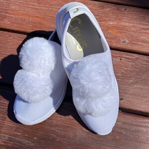 Circus Sneakers Sam Edelman Lisette Pom Pom white Slip On Shoes Women’s US 8